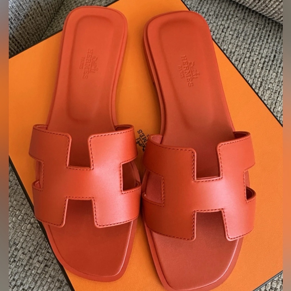 Size 37EU NEW HERMÈSOrange Capucine Calfskin ORAN Sandals w/Receipt